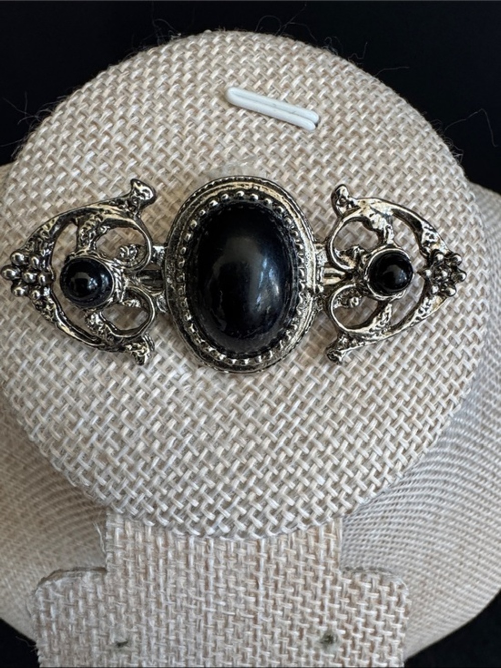 VTG Ornate Oval Siver-Tone Vintage Brooch Pin Black Stone